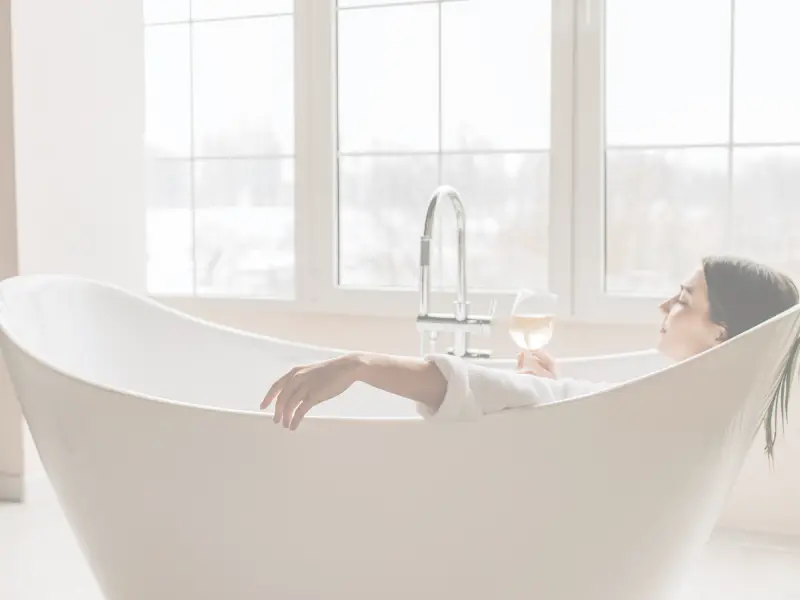 How to Clean A Bathtub: From Basic Washes to Deep Cleans